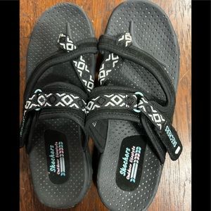 Skechers
Reggae - Trailway womens sandals